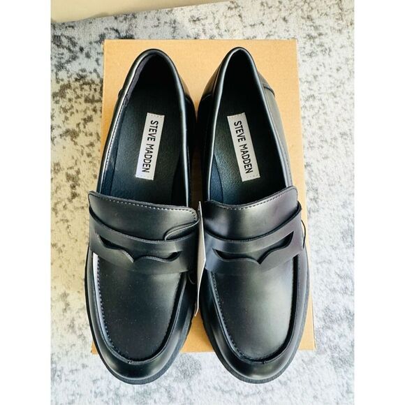 STEVE MADDEN NWB Black Lug Loafer - Picture 4 of 10